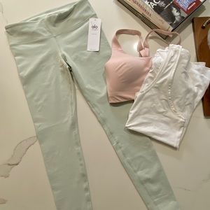 NWT- Alo Yoga Long Skinny Legging, Pistachio color